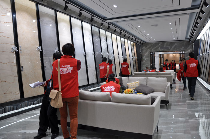 “一帶一路  設(shè)計營銷”，與O2O零售新模式攜手，2017年，金艾陶將勇往直前，開拓新戰(zhàn)場！