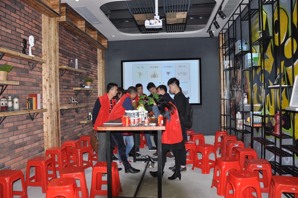 “一帶一路  設(shè)計營銷”，與O2O零售新模式攜手，2017年，金艾陶將勇往直前，開拓新戰(zhàn)場！