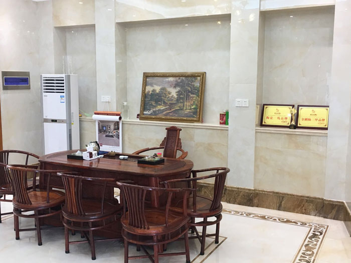 【專(zhuān)賣(mài)店推薦】陶瓷一線(xiàn)品牌金艾陶瓷磚潮南店實(shí)景鑒賞