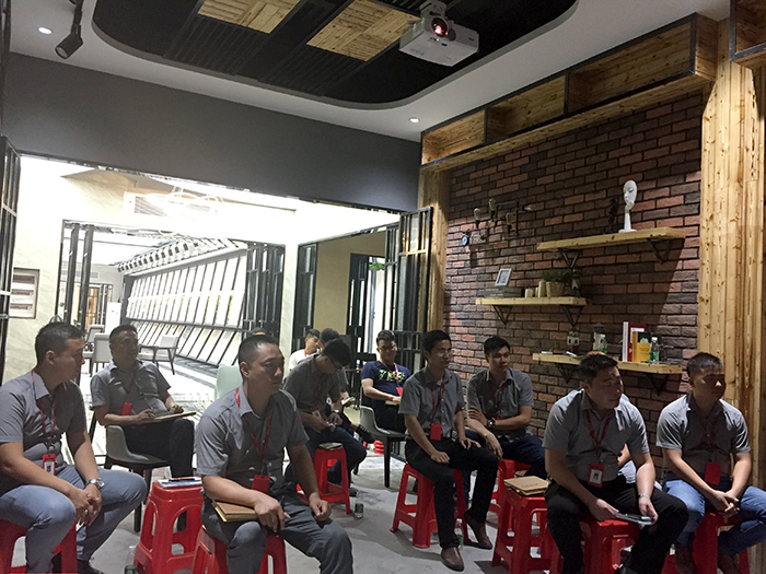 陶瓷一線品牌金艾陶瓷磚“如何快速向新客戶介紹公司和服務(wù)”演講比賽圓滿結(jié)束