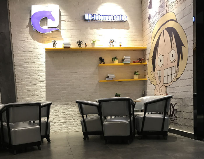 金艾陶現(xiàn)代仿古磚案例:別說(shuō)了,一起去這個(gè)1000方的網(wǎng)咖開黑!