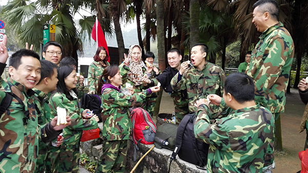 “生存挑戰(zhàn)·突破極限”野外生存特訓(xùn)